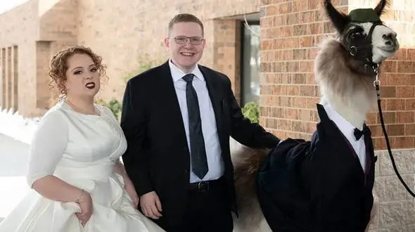 سورپرایزی که عروس جوان را به شدت ناراحت کرد + عکس