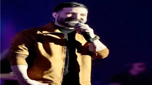 فیلم آوازخوانی باشکوه و شاد حمید هیراد در کنسرت / کل سالن کل کشیدن!