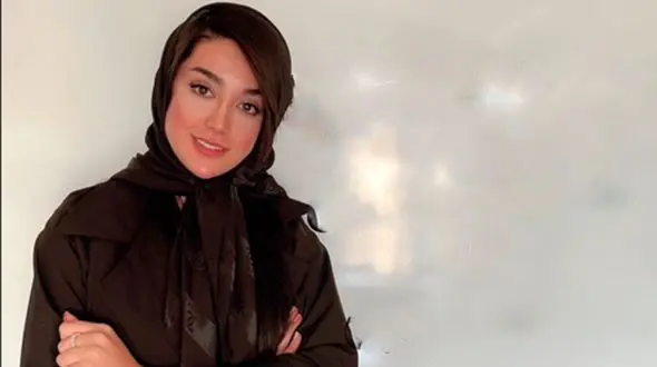 صدف صفرزاده، از معلمی در قائمشهر تا بلاگری در اینستاگرام / درآمدزایی خانم معلم از فضای مجازی!