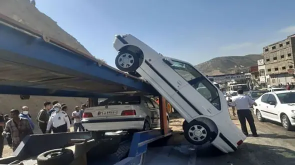 برخورد تریلر با نیوجرسی در محور بومهن - تهران/۶ تن مصدوم شدند