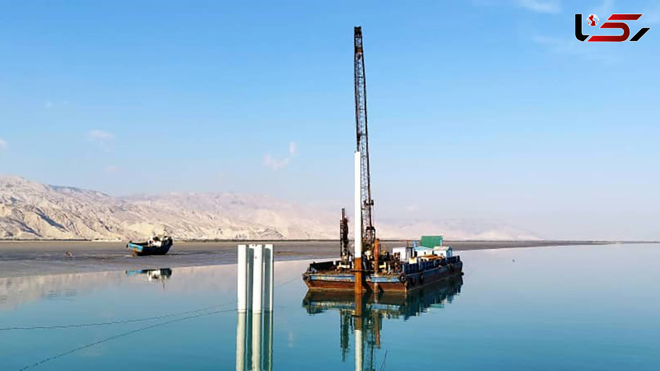 به مناسبت دهه فجر، از رمپ فلزی شناور بندرگاه خمیر رونمایی می شود