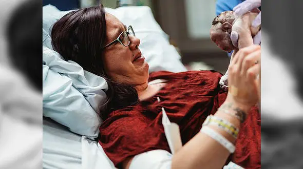 مهربان ترین پدر و مادر قلب نوزاد 18 هفته ای را به یک کودک بخشیدند !+فیلم و عکس