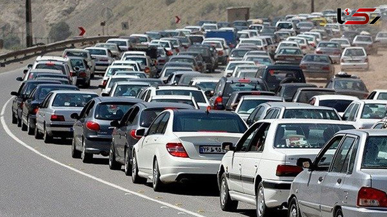 ترافیک در آزاد راه کرج- قزوین و کرج-تهران نیمه سنگین است