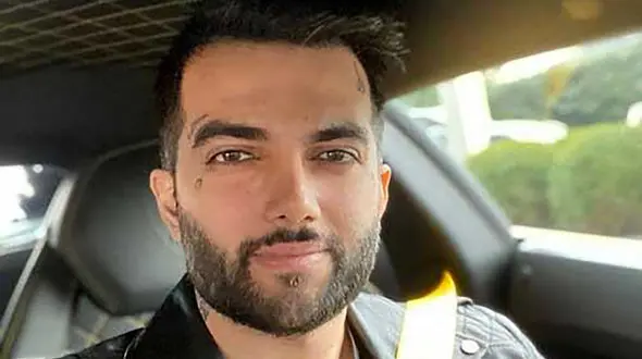  رونمایی پویان مختاری از پدر و مادرش