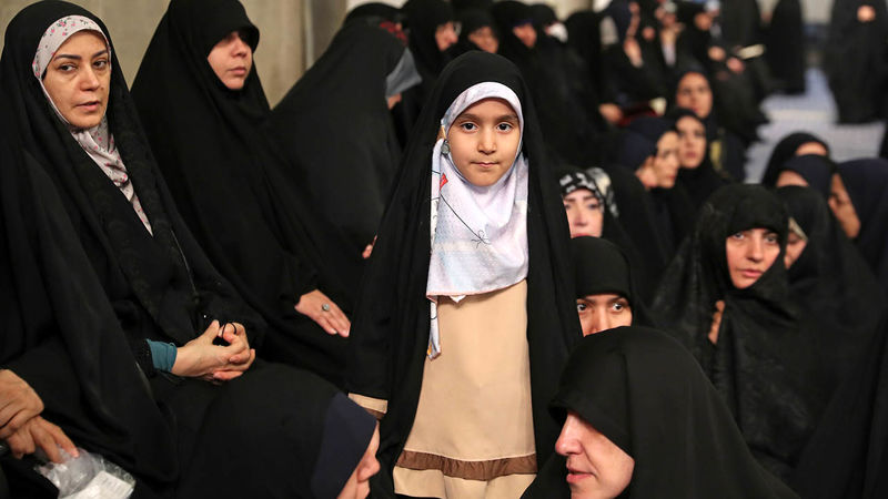 رهبر معظم انقلاب اسلامی حضرت آیت الله خامنه ای امروز( دوشنبه ) 17 اردیبهشت 1403 در دیدار مسئولان و کارگزاران حج و جمعی از زائران بیت الله الحرام