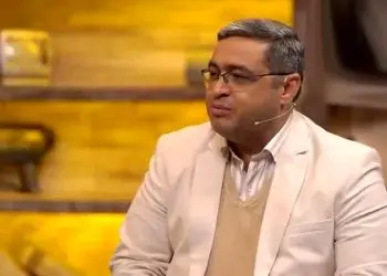 فیلم/ دکتر سعید عزیزی، روانشناس معروف: «خانومای ایرانی لطفا این کارو با شوهراتون نکنین، هنگ میکنن!»