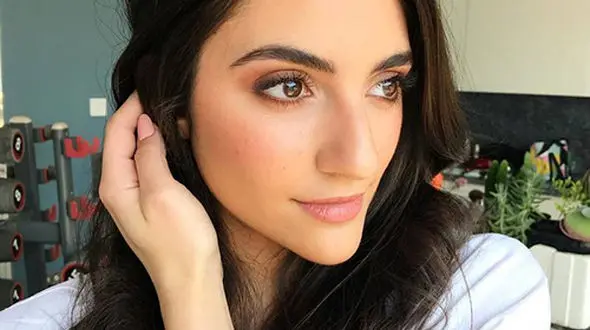 ترفندهای آرایشی برای صورت های لاغر/ خانم ها بخوانند