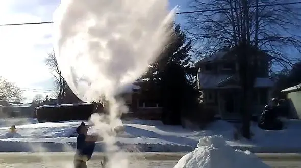 فیلم باورنکردنی از سرمای کانادا + تصاویر