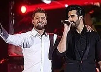 فیلم/ آوازخوانی باشکوه ماکان بند با قطعه خاطره انگیز یه لحظه نگام کن