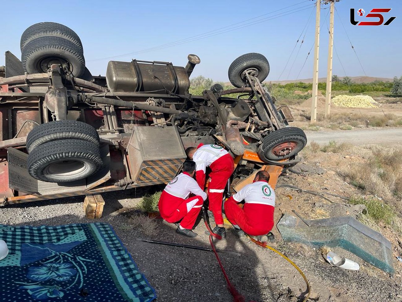 واژگونی جرثقیل و جان باختن راننده گیرافتاده در آن در دهشیر یزد