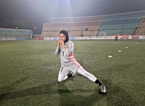 محدثه زولفی تا ساعاتی دیگر در کنار هم‌تیمی‌های خود در «تیم ملی»/ ملی‌پوشی که «ایران» را به «غربت» ترجیح داد