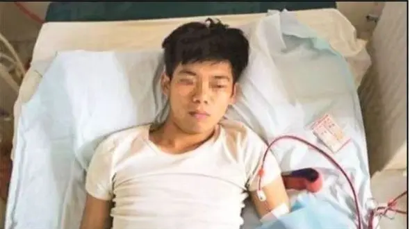 این پسر جوان کلیه اش را فروخت و حال در حال مرگ است+ عکس