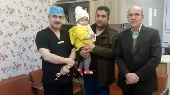 مرگ این دختربچه یکساله حتمی بود/ پزشکان کرمانشاهی وارد عمل شدند