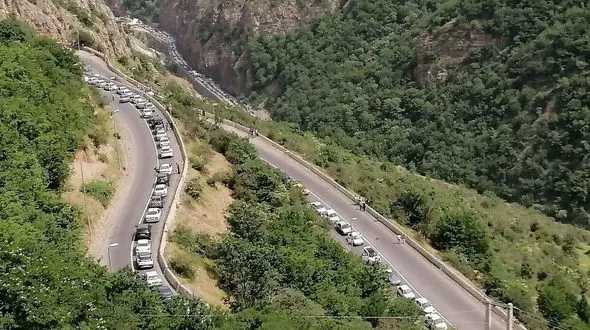 ترافیک بیش از حد محور کندوان را یکطرفه کرد + مسافران بخوانند