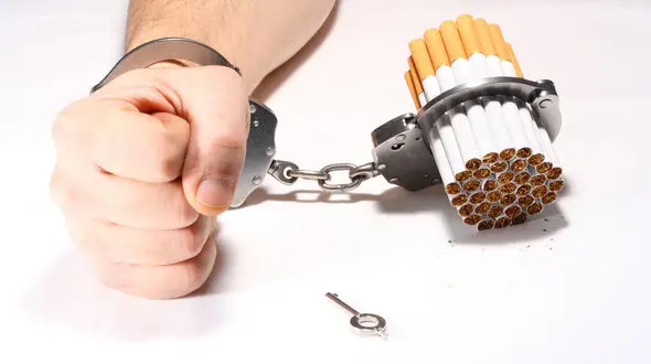 با این راهکارها برای همیشه با سیگار کشیدن خداحافظی کنید/گرایش به استعمال سیگار ارثی است
