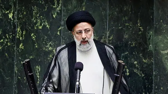  فشارهای حداکثری به صورت مفتضحانه ای شکست خورده است / پولهایی که در بانک‌ها است، باید به سمت پروژه‌های بزرگ برود