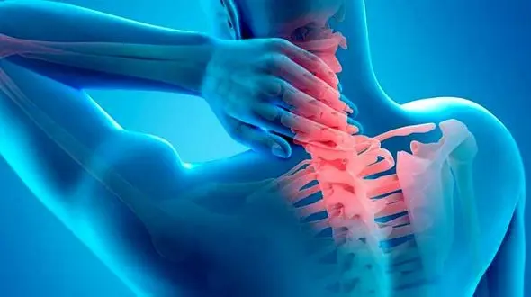 ایستادن طولانی و نشستن نادرست از علل مهم بروز آرتروز و دیسک کمر در بزرگسالی