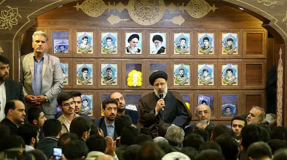 لغوسخنرانی رئیسی به علت وزش توفان و قطع برق