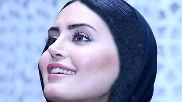 الناز شاکردوست در حال موتورسواری با موتور قدیمی و نوستالژی