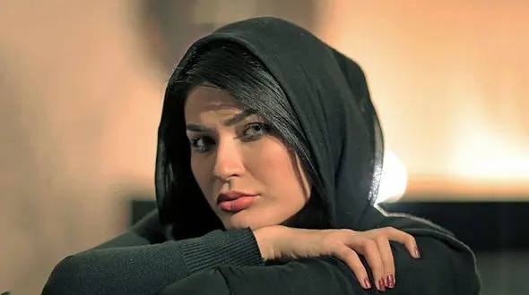 عکس لباس های نامتعارف شیوا طاهری با ژست های مدلینگ ! / خانم بازیگر بی خیال سینما شد !