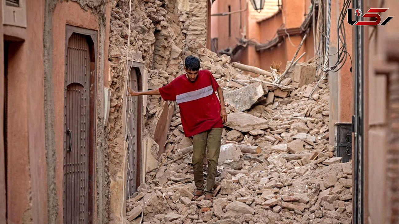 فیلم دردناک از لحظه فرار یک جوان در دقایق ابتدایی زلزله مراکش / اشکتان در می آید !