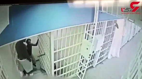 این پلیس بدجوری کتک خورد! + فیلم لحظه حادثه