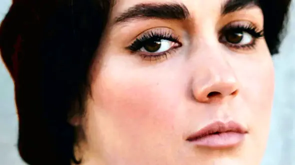 افسانه پاکرو هم بدون روسری شد + عکس از کشف حجاب ابتکاری