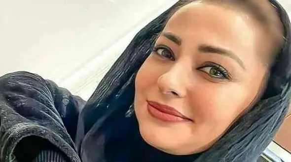 سلفی آسانسوری نفیسه روشن با یک تیپ متفاوت 