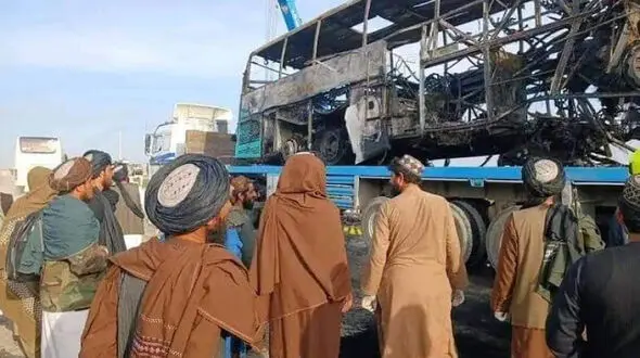 جان باختن 21 تن بر اثر حادثه ترافیکی در هلمند