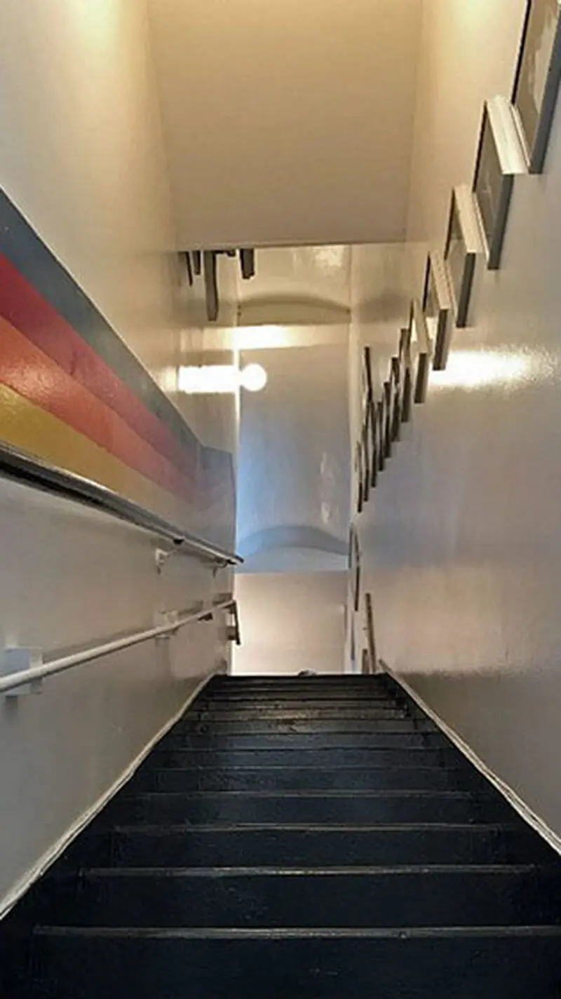 8866575_714