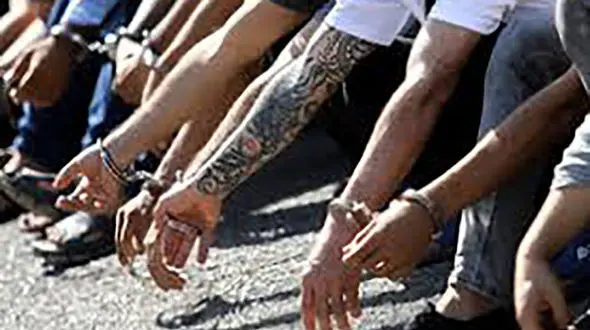 بازداشت 4 مرد خطرناک که اسلحه داشتند / در اسلامشهر رخ داد