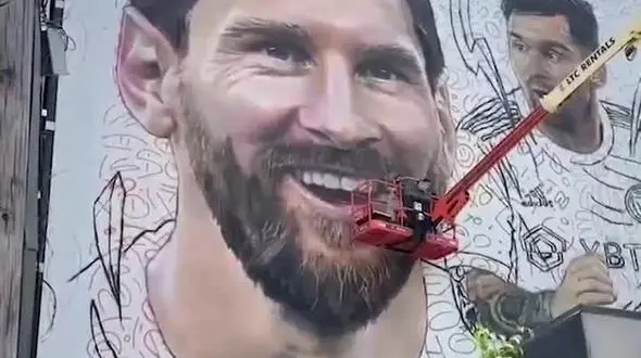 ببینید / سنگ تمام برای مسی/ بکام نقاشی لئو را کشید + فیلم