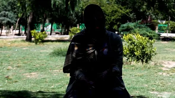 درخواست شرم آور ساقی محله از زن جوان / او می خواست به شوهرم فریدون بگوید!
