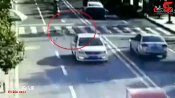 دست کودک خود را هنگام عبور از خیابان رها نکنید! +فیلم  (+16)