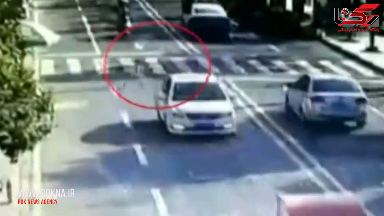 دست کودک خود را هنگام عبور از خیابان رها نکنید! +فیلم  (+16)