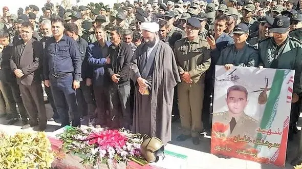 تشییع پیکر خلبان امدادگر در شیراز