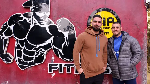 گفت و گوی گرم و صمیمی با هرکول تهرانی / مهرشاد یعقوبی: 18 ساعت در کارخانه کار می کردم! + فیلم