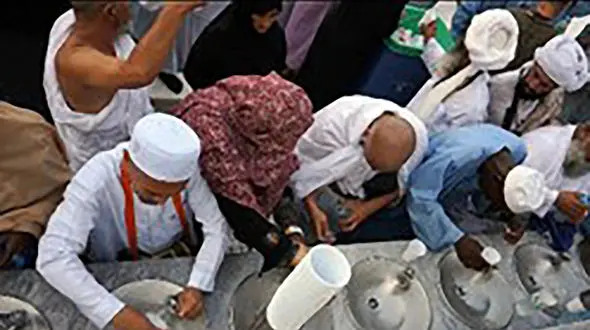 برای اولین بار شاه سعودی دستور پاکسازی چاه زمزم را صادر کرد