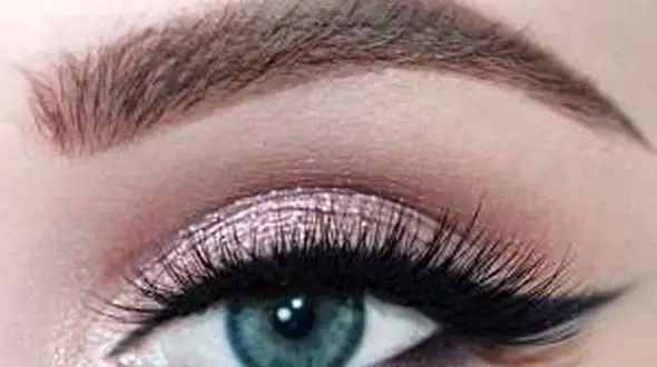 ترفندهای آرایشی برای مصرف کنندگان لنزهای چشمی