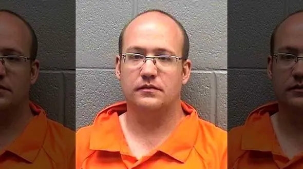 آزارو و اذیت بی رحمانه یک کودک در سرویس بهداشتی رستوران+عکس