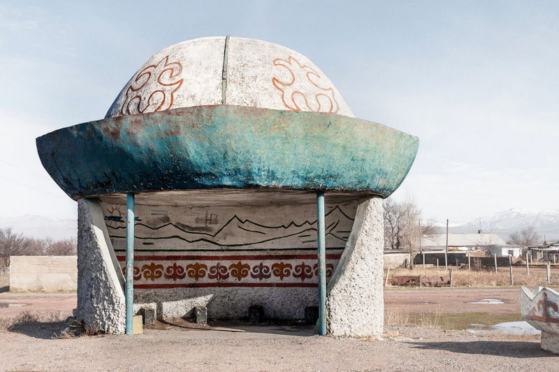 ایستگاه اتوبوسی در قزاقستان که از کلاه قزاق‌ها الهام گرفته شده