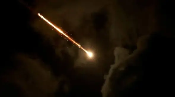 فیلم جدید از برخورد موشک‌های ایران به پالایشگاه حیفا 