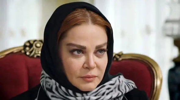 بهاره رهنما با این مدل مانتو عروسکی و آستینای پفی خیلی کیوت