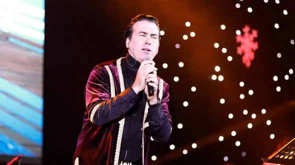 حواشی کنسرت های خارجی خواننده محبوب آذری