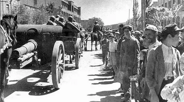 بی‌بی‌سی و انتشار سندی که یادآور تجاوز متفقین و انگلیس است!