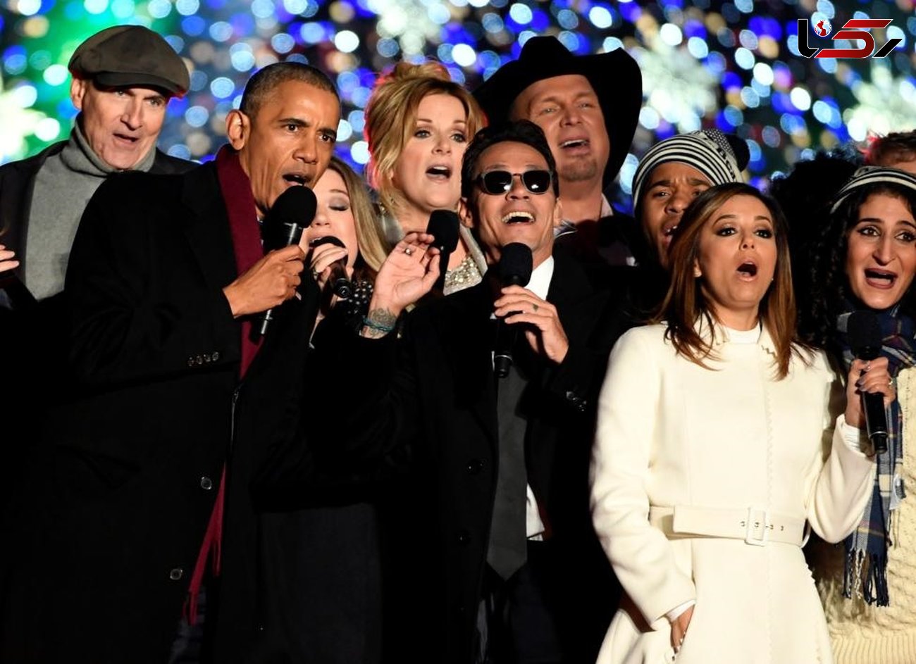 همخوانی اوباما و خوانندگان معروف در جشن کریسمس+عکس 