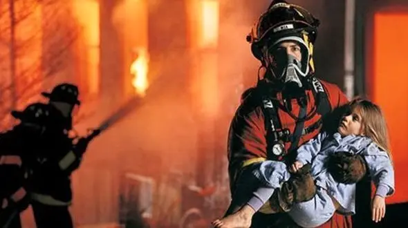 فقر معیشتی آتش نشانان، خطری که امنیت شهروندان را تهدید می کند / سه شیفت کار، برای تامین نان