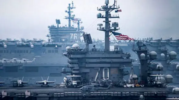 سرنوشت دایناسورها در انتظار ناوهای هواپیمابر آمریکا + عکس