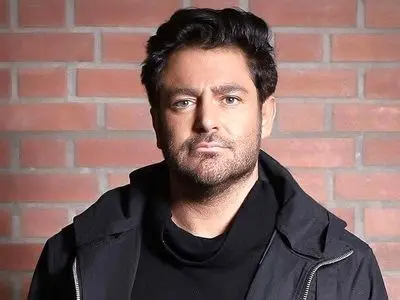 عکس/ رونمایی از تنها فوتبالیست حاضر در جشن عروسی رضا گلزار: من و رضا از اول ابتدایی با هم همکلاس بودیم رفاقت ما حالا حدوداً 40 ساله شده است!