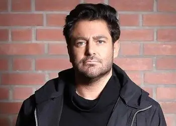 عکس/ رونمایی از تنها فوتبالیست حاضر در جشن عروسی رضا گلزار: من و رضا از اول ابتدایی با هم همکلاس بودیم رفاقت ما حالا حدوداً 40 ساله شده است!